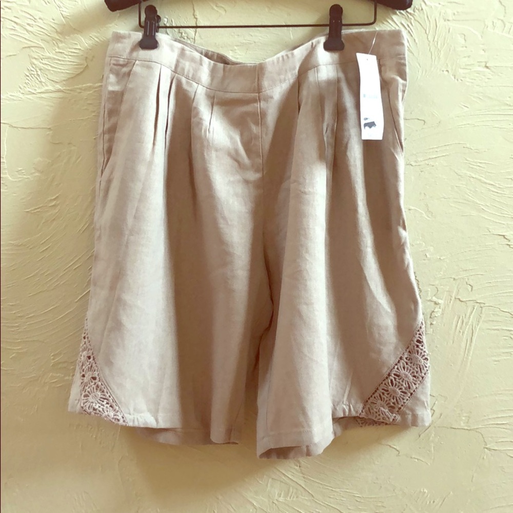 Shorts women size 10(8 would be great to)